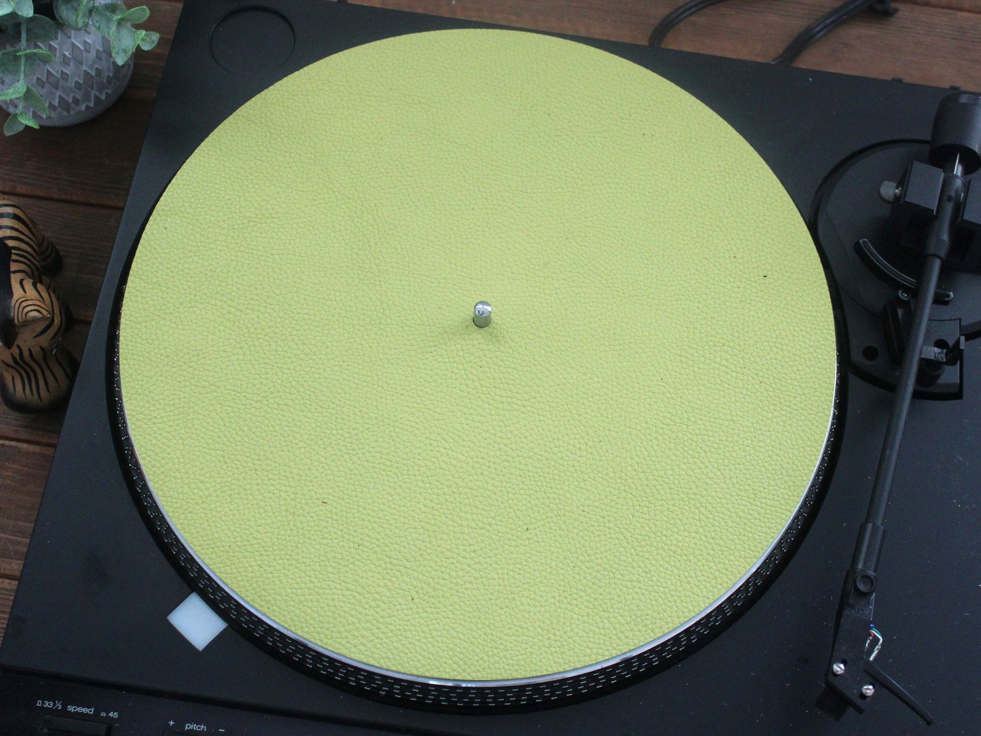 Full Grain Leather Turntable Mat: apple green