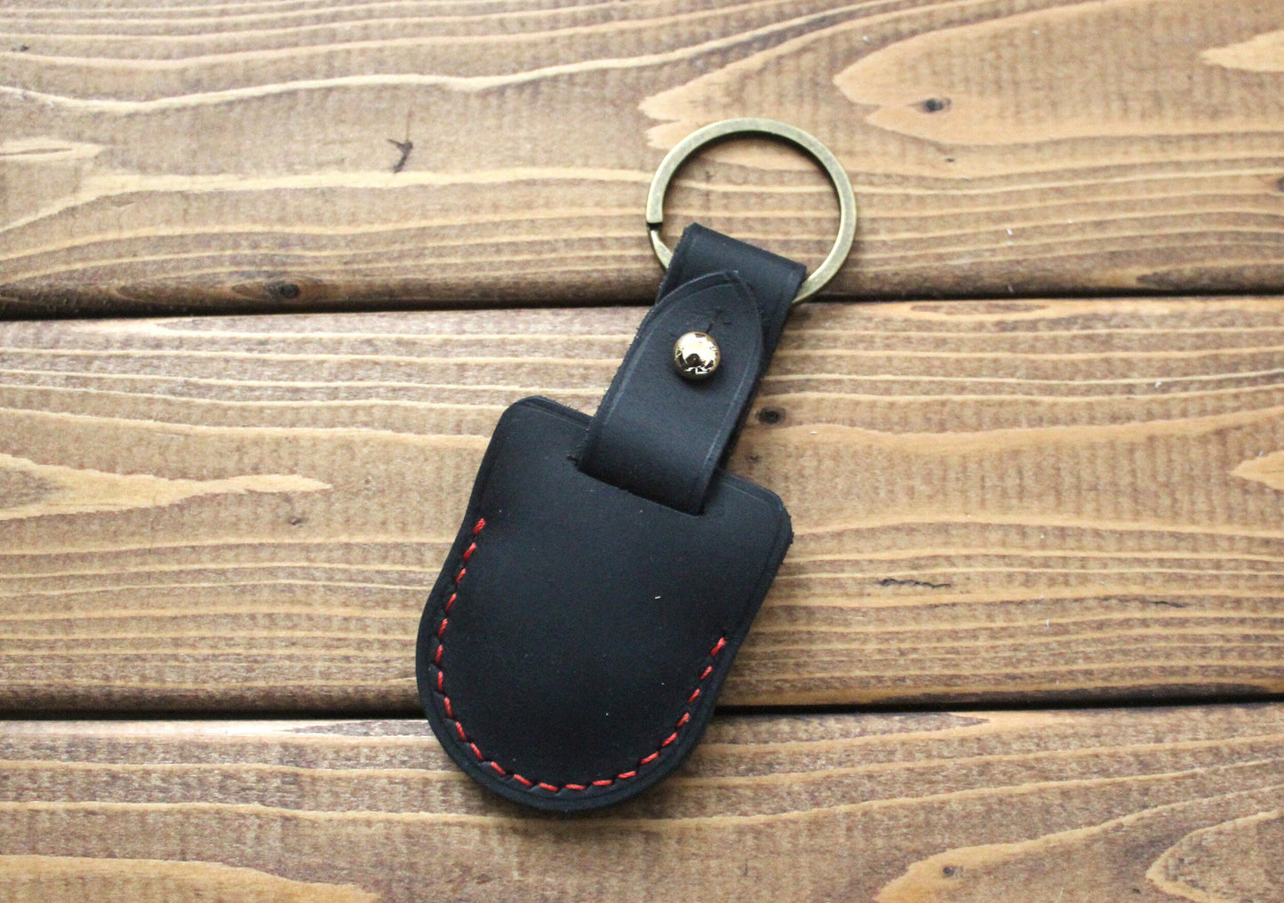 Personalized Leather AirTag Case – Handmade Full Grain Leather
