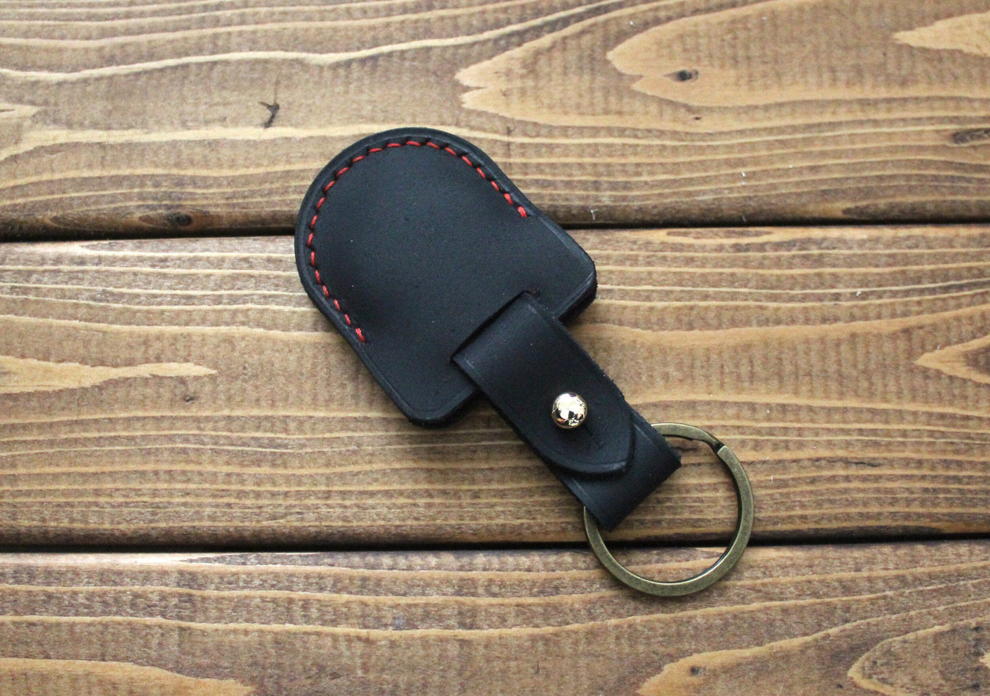Personalized Leather AirTag Case – Handmade Full Grain Leather
