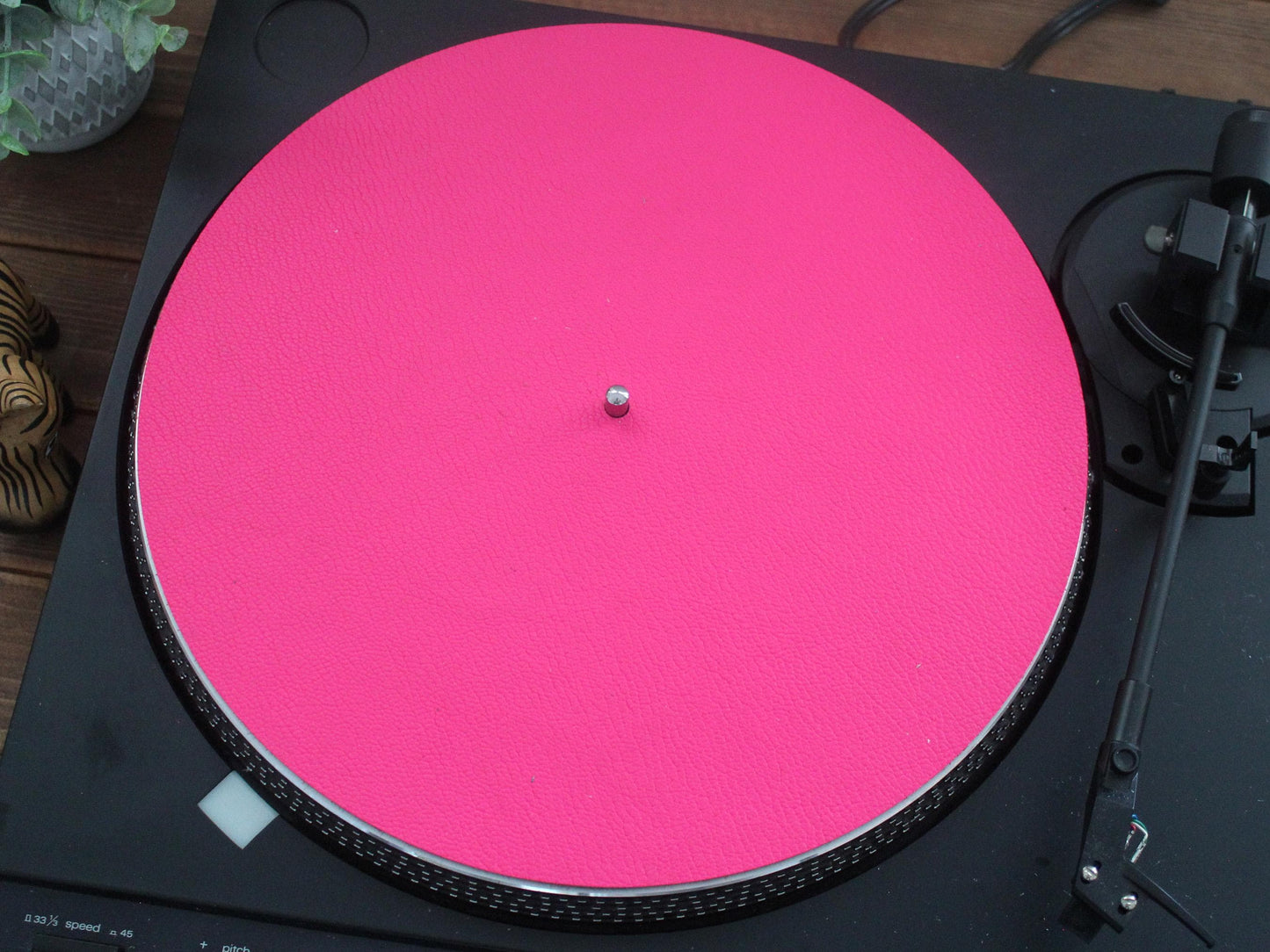 HOT PINK